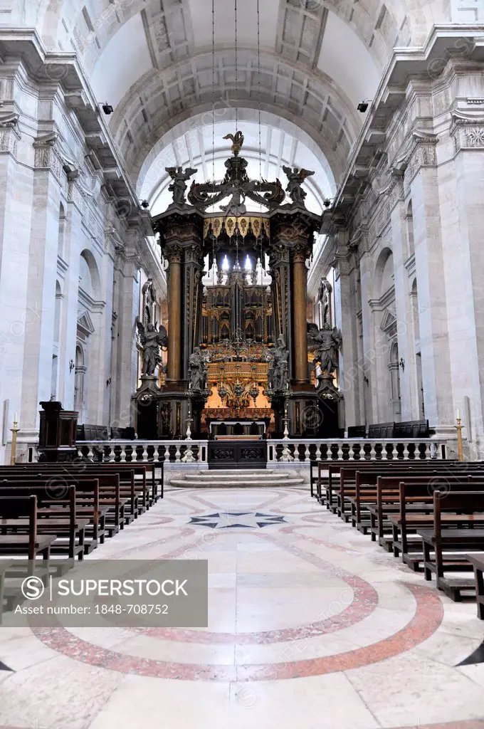 Interior view, altar area, Baroque high altar by Machado de Castro, Sao Vicente de Fora Monastery, built until 1624, old town, Lisbon, Lisboa, Portuga...