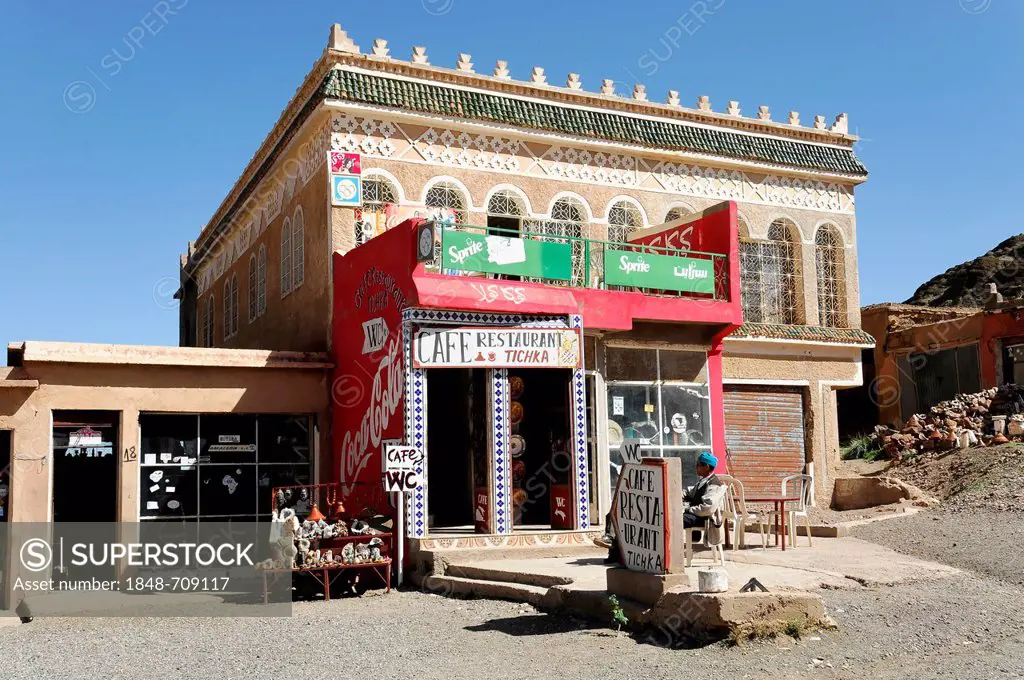 Café, restaurant and souvenir shop, near Tichka Pass, Col du Tichka, 2260m, Morocco, Africa
