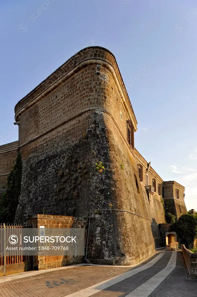 Castle with battlements, Forte Sangallo or Rocca dei Borgia, 16th century, Civita Castellana, Lazio, Italy, Europe
