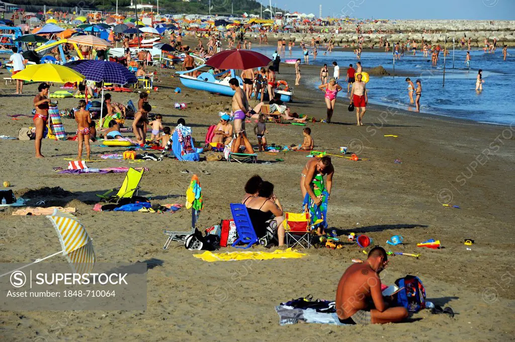 Holidaymakers on the beach of the northern Adriatic Sea at the Cavallino camping site, Jesolo, Venice, Italy, Europe