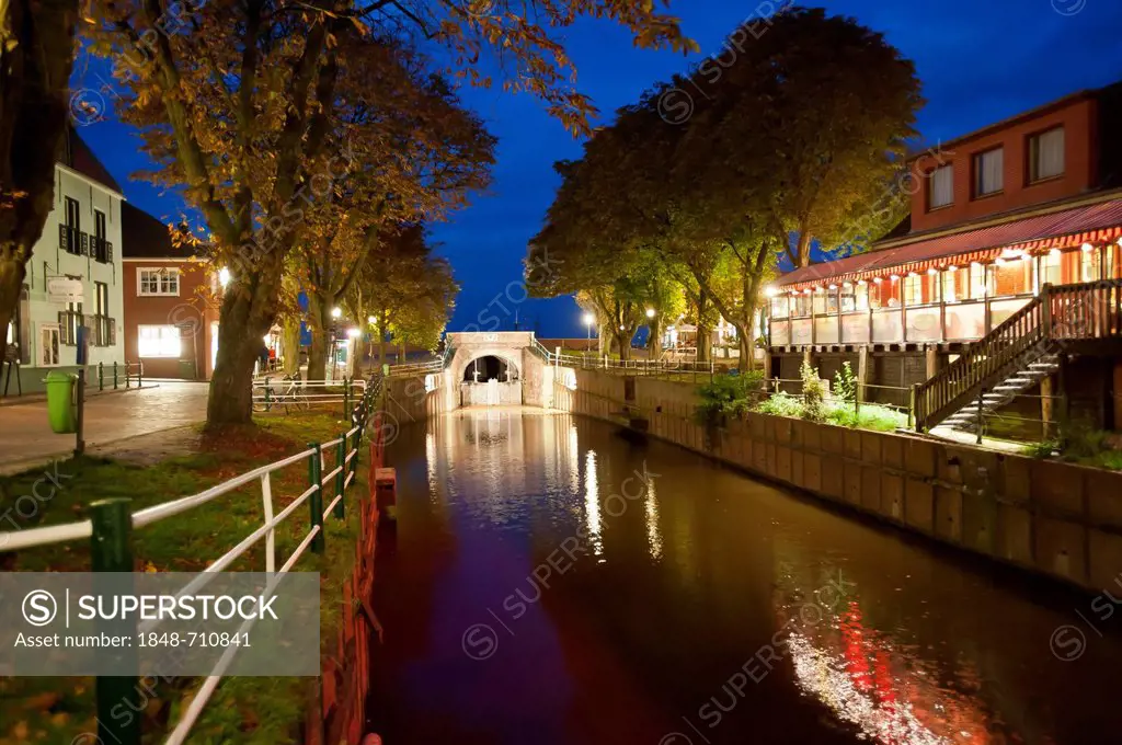Sielhafen harbour at night, canal, Greetsiel, East Frisia, Lower Saxony, Germany, Europe