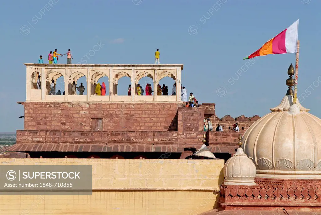 Visitors, tourits, Fort Pokaran, Pokaran, Rajasthan, North India, India, Asia