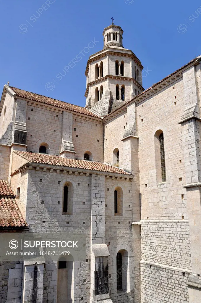 Transept, bell tower and apse of the Gothic basilica of the Cistercian monastery Fossanova Abbey near Priverno, Lazio, Italy, Europe