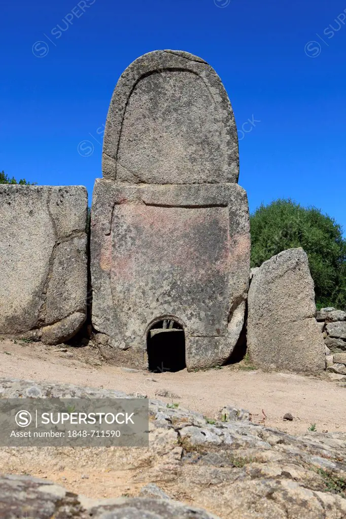Tomba dei Giganti, Coddu Vecchiu, Arzachena, Giants' Grave, a Sardinian megalithic gallery grave built by the Nuragic civilization, Costa Smeralda, Sa...