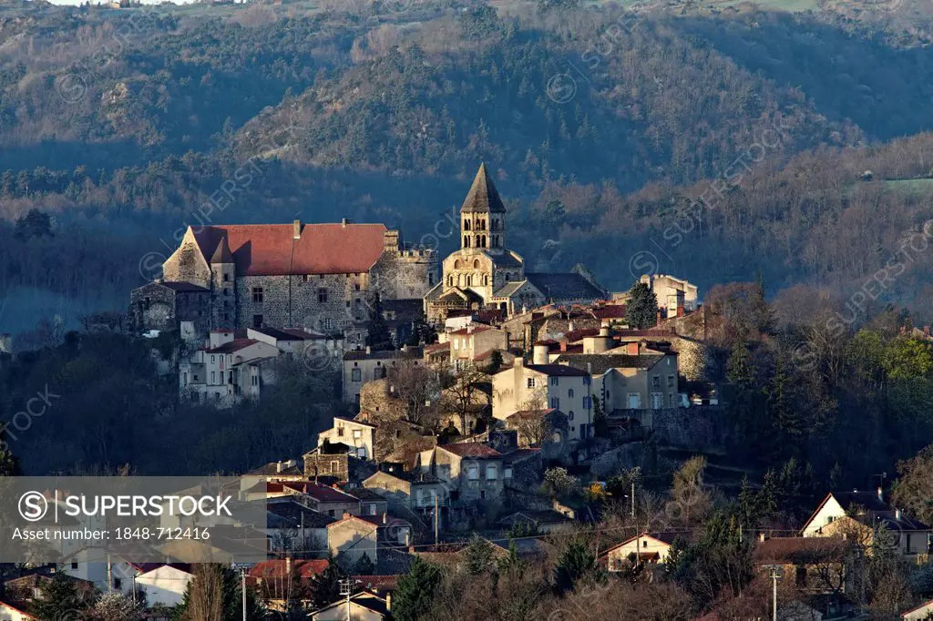 Saint Saturnin, labelled Les Plus Beaux Villages de France, The Most Beautiful Villages of France, Département Puy-de-Dôme, France, Europe