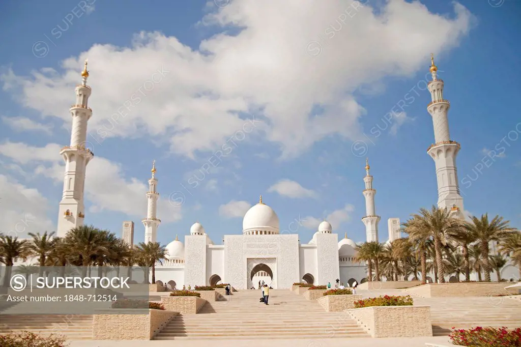 Sheikh Zayed Mosque in Abu Dhabi, United Arab Emirates, Asia
