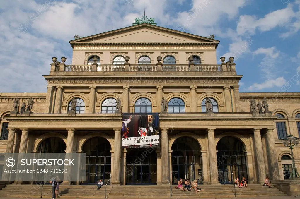 Hanover opera house, built from 1845-1852 by master builder Georg Ludwig Friedrich Laves, Hannover, Hanover, Lower Saxony, Germany, Europe