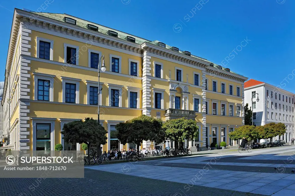 Wittelsbacher Platz square, Palais Arco-Zinneberg, Munich, Bavaria, Germany, Europe
