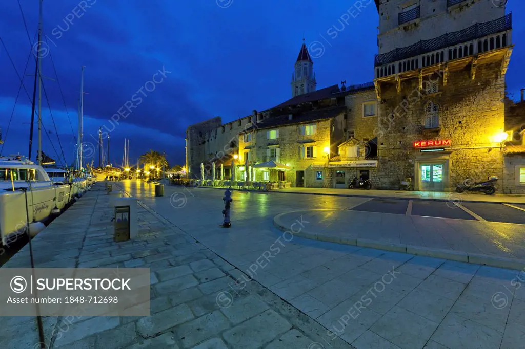 Riva promenade and Palazzo, historic town centre of Trogir, UNESCO World Heritage Site, Trogir, Split region, Central Dalmatia, Dalmatia, Adriatic coa...