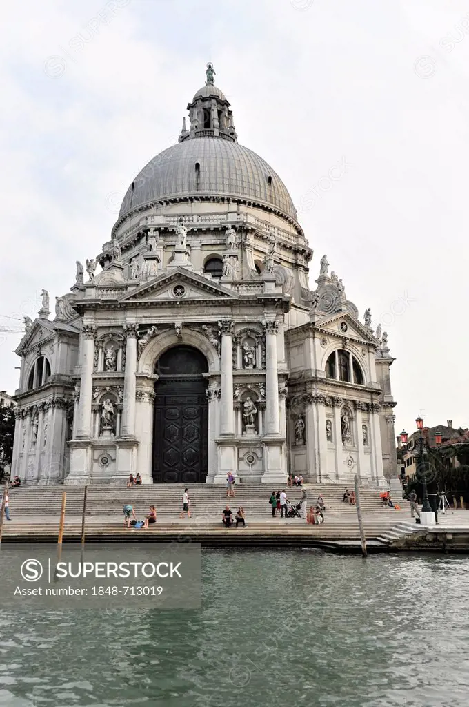 Basilica of Santa Maria della Salute, built in the 17th century, Canal Grande, Grand Canal, Venice, Italy, Europe