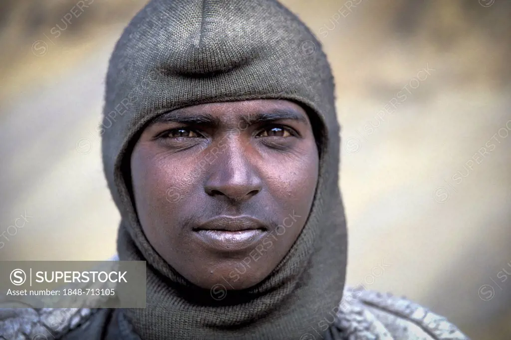 Road worker, portrait, near Pang, Ladakh, Indian Himalayas, Jammu and Kashmir, northern India, India, Asia
