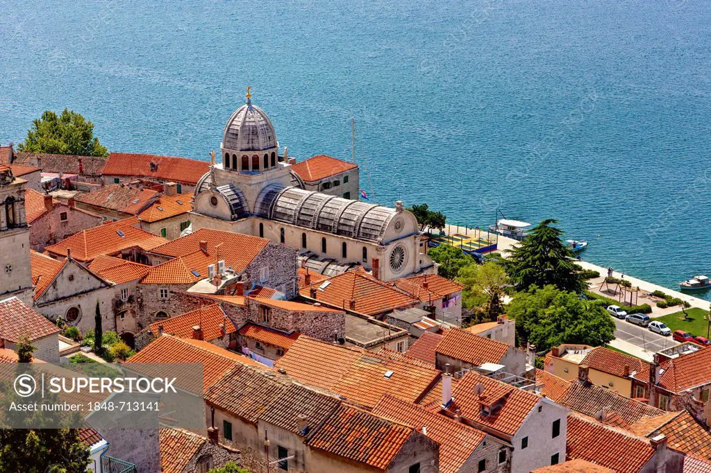 View of Sibenik with the Cathedral of St. James, Katedrala svetog Jakova, central Dalmatia, Dalmatia, Adriatic coast, Croatia, Europe, PublicGround