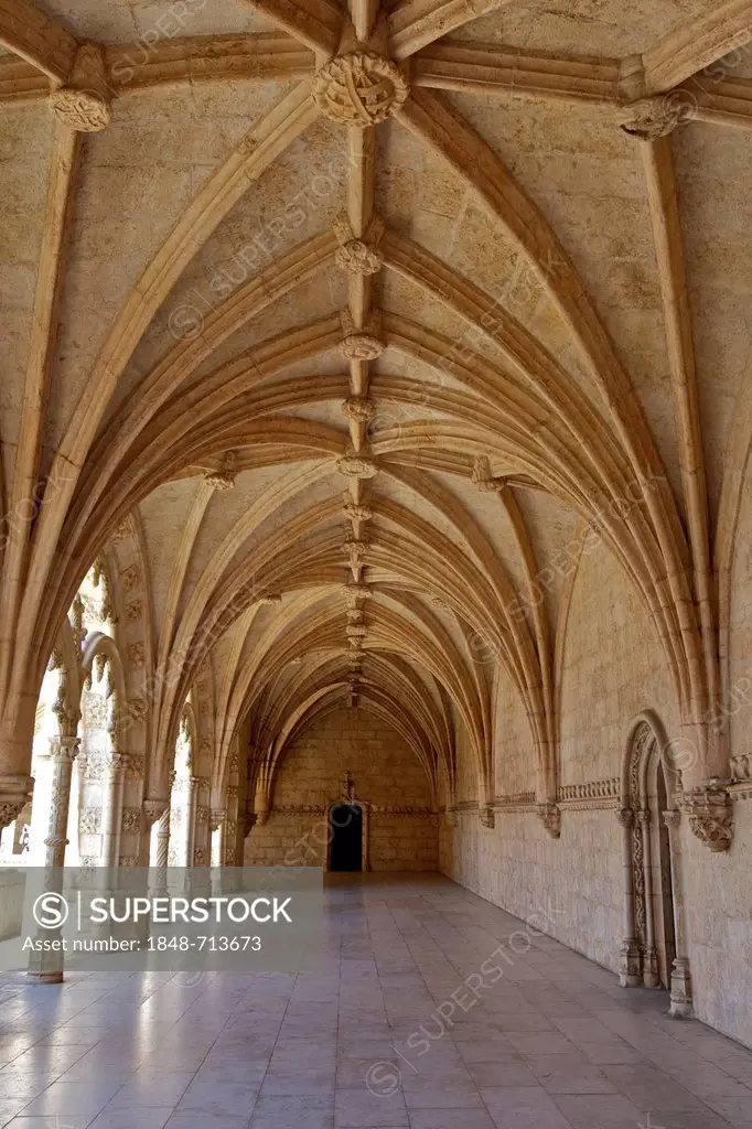 Cloister, Claustro, Mosteiro dos Jeronimos, Hieronymites Monastery, UNESCO World Heritage Site, late Gothic style, Manueline, Belem, Lisbon, Portugal,...