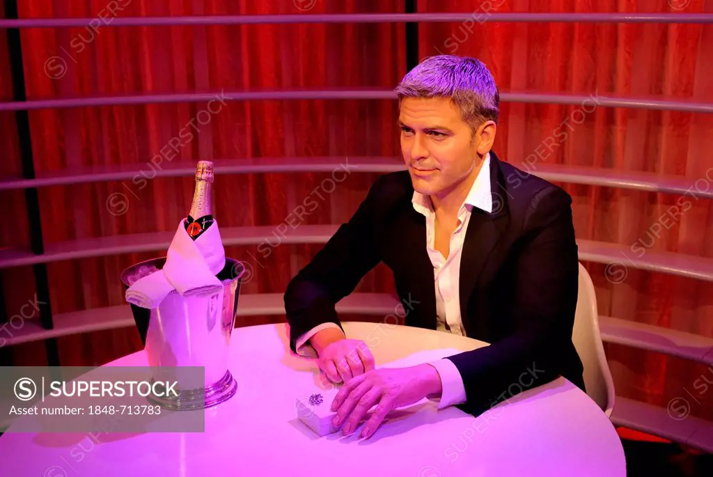 George Clooney as a wax figure in Madame Tussauds Wax Museum, Unter den Linden 74, Berlin, Germany, Europe