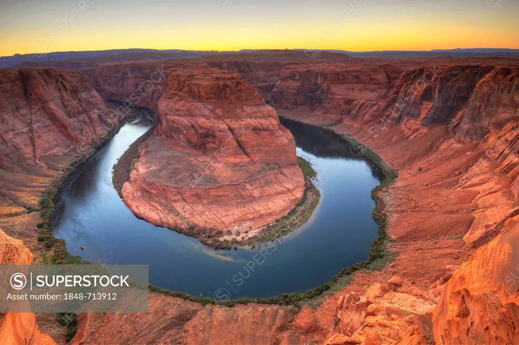 Horseshoe Bend or King Bend, meandering bend of the Colorado River, Page, Glen Canyon National Recreation Area, Arizona, United States of America