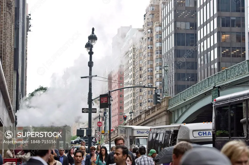Rush hour in front of Central Station, Manhattan, New York, USA