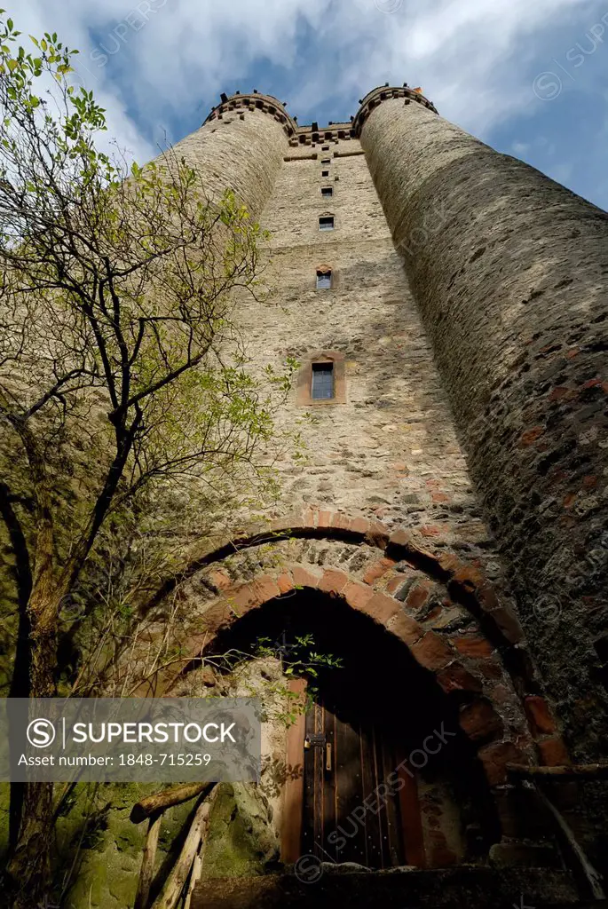 Residential tower of Kasselburg castle ruins, Pelm near Gerolstein, Vulkaneifel district, Rhineland-Palatinate, Germany, Europe