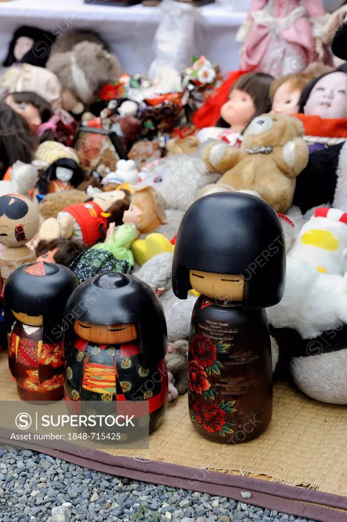 Turned traditional Kokeshi dolls for a Buddhist memorial service, so that the souls of the dolls can be redeemed, Hokyo-ji Temple, Kyoto, Japan, East ...