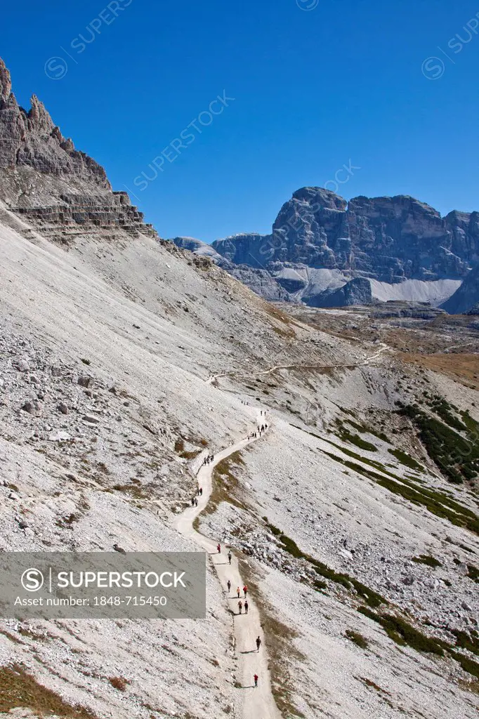 Tre Cime di Lavaredo or Drei Zinnen trail, Dolomites, Italy, Europe