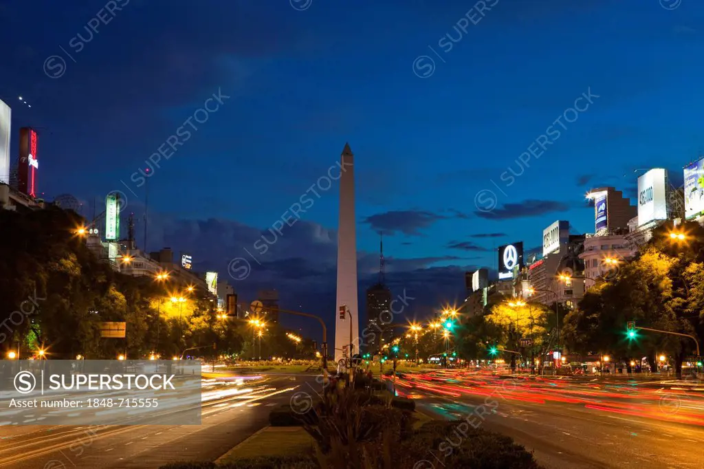 Obelisco de Buenos Aires, obelisk, Buenos Aires landmark, Plaza de la Republica, intersection of avenues Corrientes and 9 de Julio, Buenos Aires, Arge...