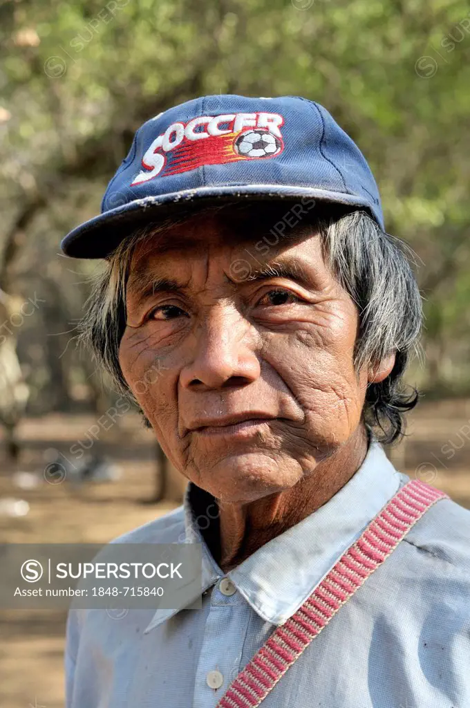 Portrait of an indigenous man from the Wichi Indians tribe, San José, Gran Chaco, Salta, Argentina, South America