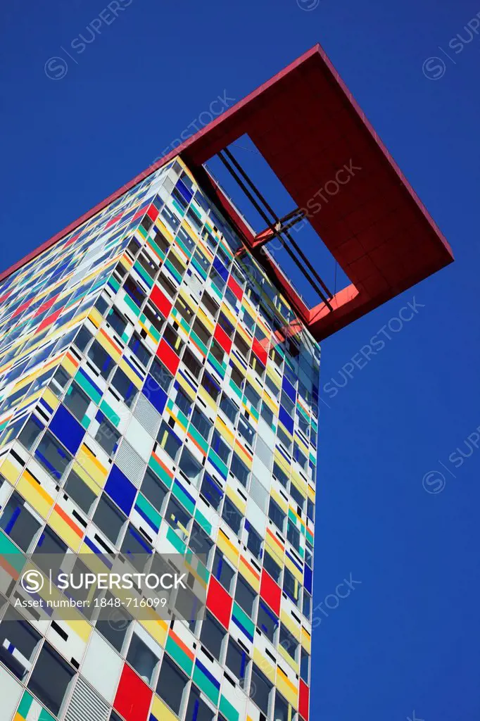 Colorium building, Handelshafen, Medienhafen, Duesseldorf, North Rhine-Westphalia, Germany, Europe