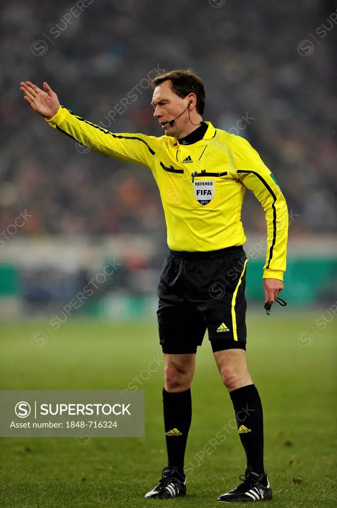 Referee Florian Meyer, Mercedes-Benz Arena, Stuttgart, Baden-Wuerttemberg, Germany, Europe