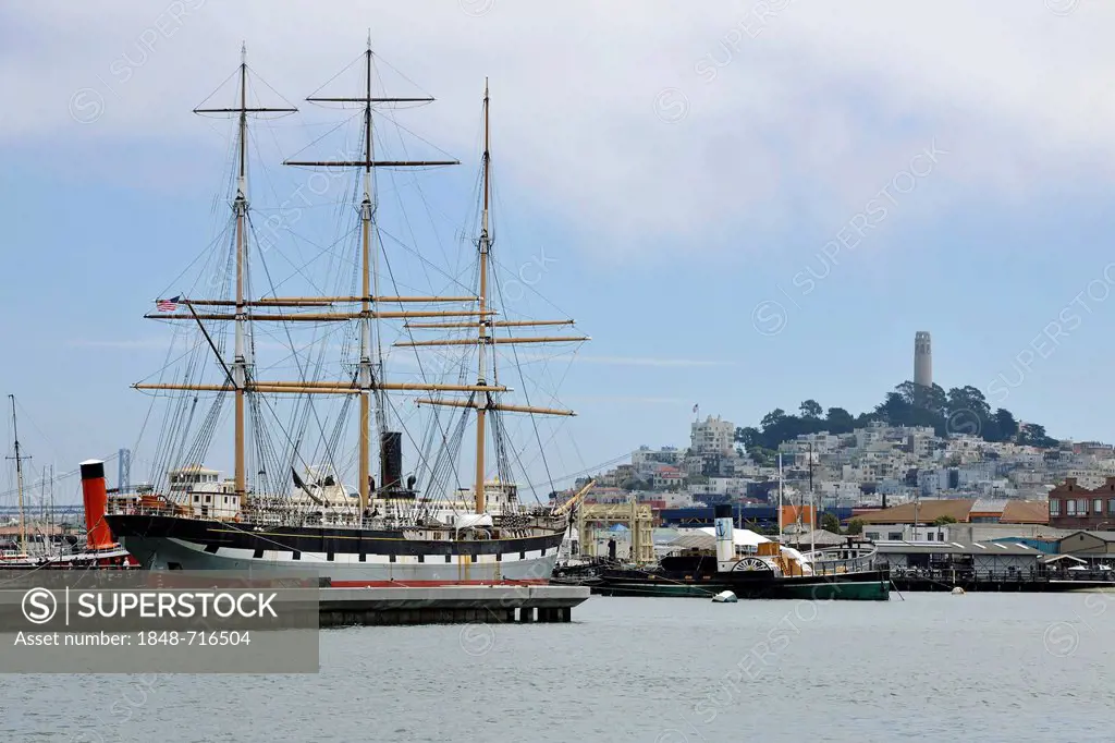 Balclutha Glasgow in front of the skyline with Coit Tower, Telegraph Hill, San Francisco Maritime Historic Park, Fisherman's Wharf, Port, San Francisc...