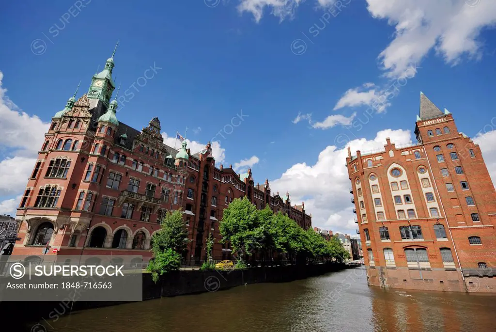 Warehouses, Speicherstadt district, Hollaendischer Brook channel, Hamburg, Germany, Europe, PublicGround