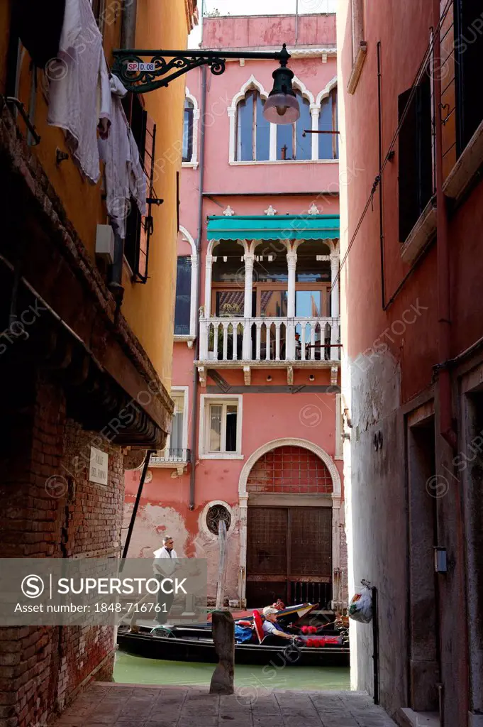 Gondola, San Polo district, Venice, UNESCO World Heritage, Venetia, Italy, Europe