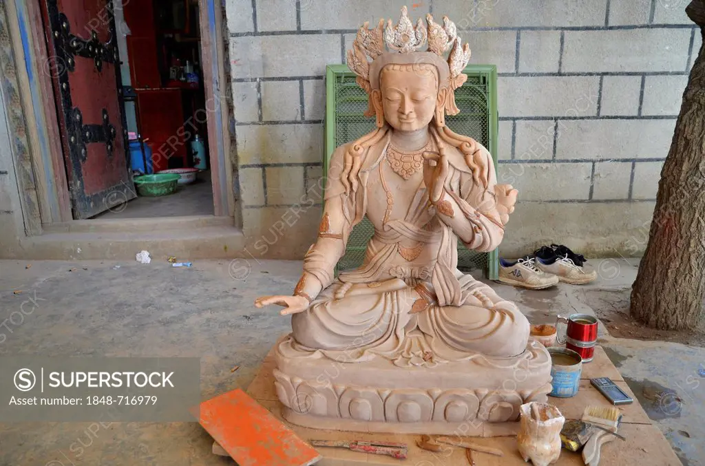 Tibetan handicrafts, Buddha statue in the making, unpainted, from wood and clay, Tibet, China, Asia