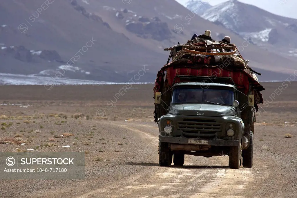 Truck carrying a dismantled yurt, Pamir, Tajikistan, Central Asia, Asia