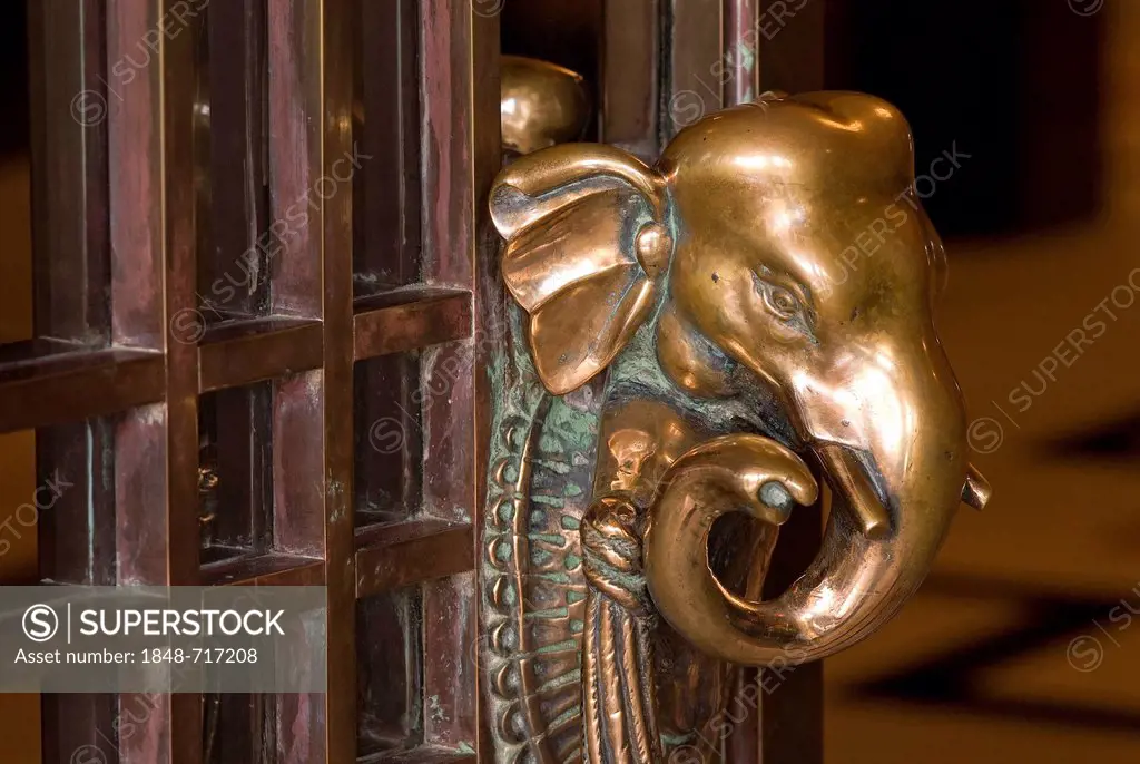 Door handle shaped like an elephant, Heritage Hotel, Taj Umaid Bhawan Palace Hotel, Jodhpur, Rajasthan, India, Asia