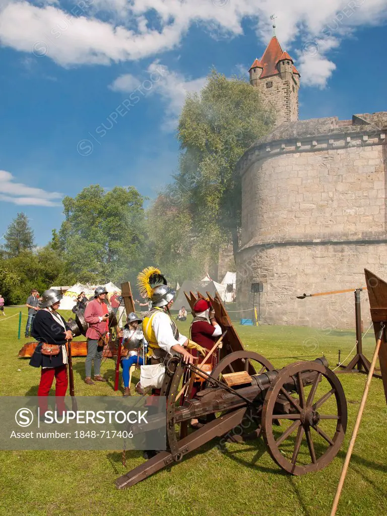 Cannons at Medieval festival Zeitreise, German for Time Travel at Veste Coburg castle, Coburg, Upper Franconia, Franconia, Bavaria, Germany, Europe