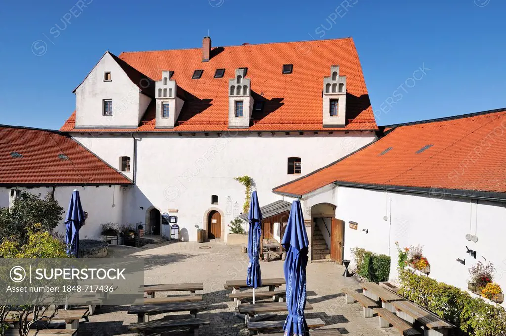 Inner courtyard of the medieval Burg Wildenstein Castle in the Upper Danube Valley near Leibertingen, Sigmaringen district, Baden-Wuerttemberg, German...