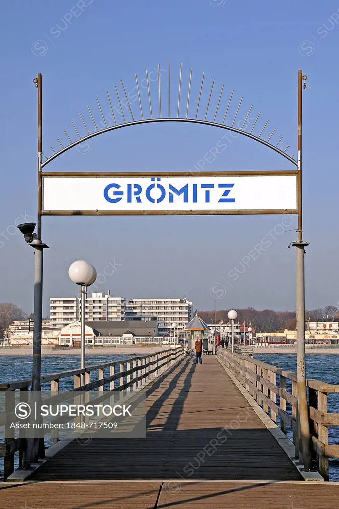 Pier with sign Groemitz, Baltic Sea, Groemitz, Schleswig-Holstein, Germany, Europe