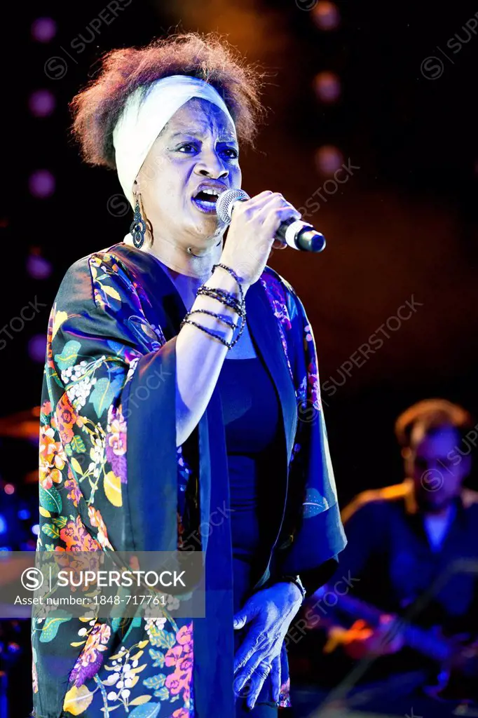 Freda Goodlett of the Swiss-American band Funky Brotherhood feat. Noel McCalla, live at the Winterfestival in Wolhusen, Lucerne, Switzerland, Europe