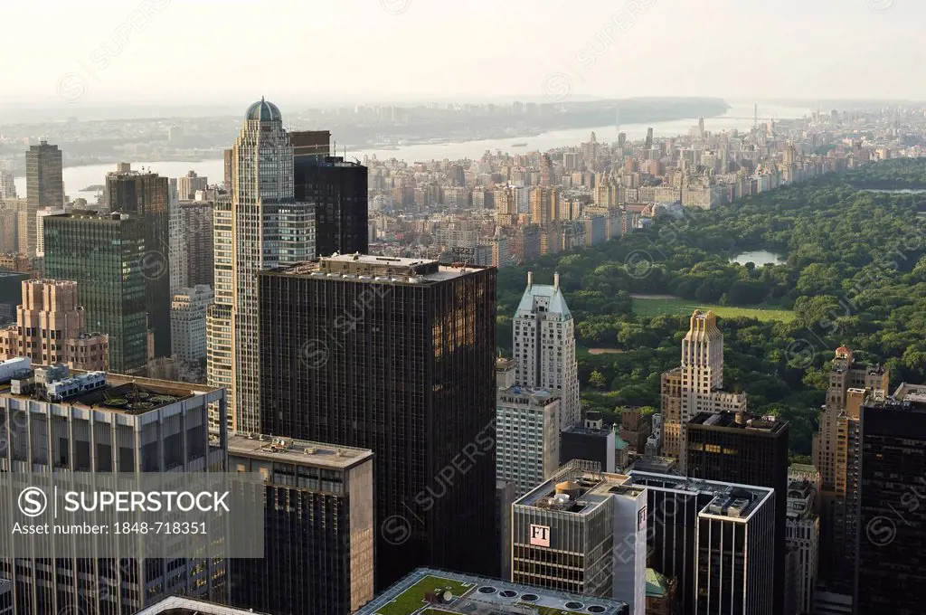Central Park, seen from the observation deck of Rockefeller Center, Manhattan, New York, USA