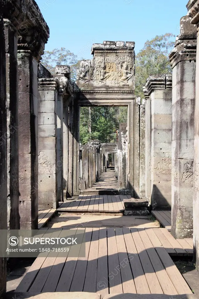 Colonnade, Bayon, Angkor Thom, Siem Reap, Cambodia, Southeast Asia