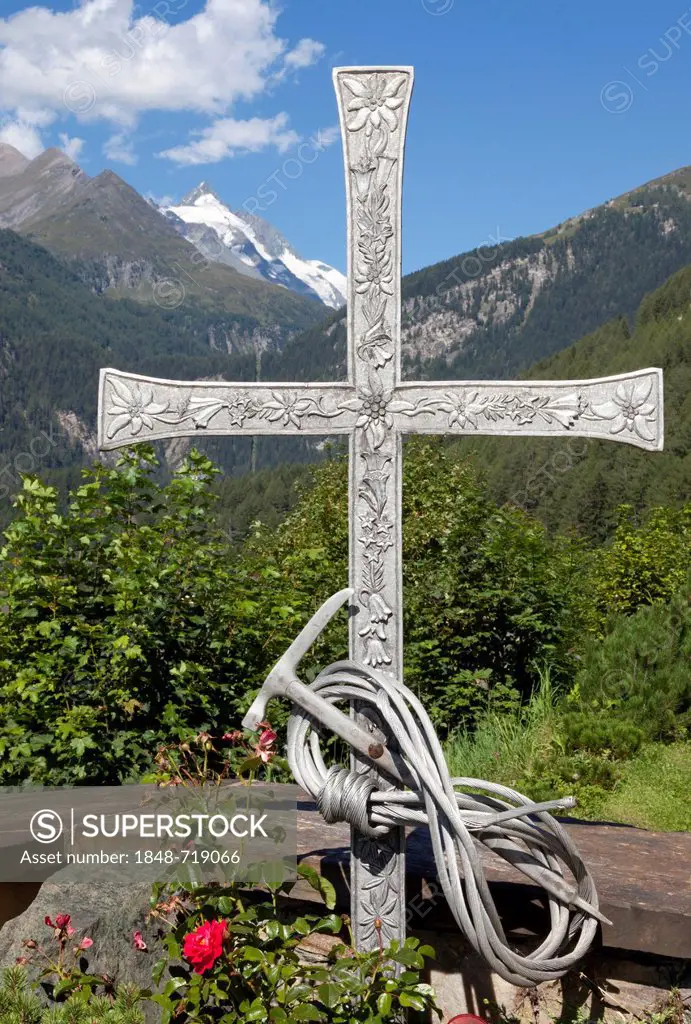 Crucifix at the cemetery in Heiligenblut, Charinthia, Austria, Europe