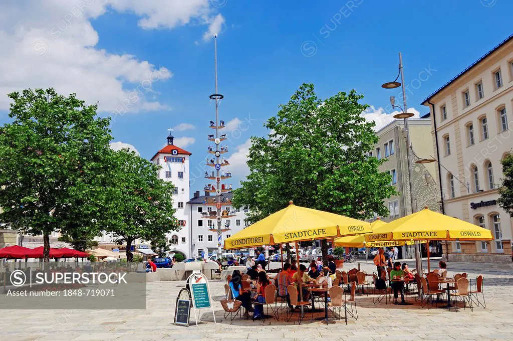 Sidewalk cafe on Marktplatz square and Jacklturm tower, Traunstein, Chiemgau, Bavaria, Germany, Europe, PublicGround