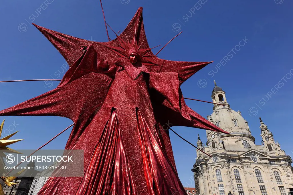 City Festival in Dresden, large red star-shaped figure in front of the Church of Our Lady on Neumarkt square, Saxony, Germany, Europe