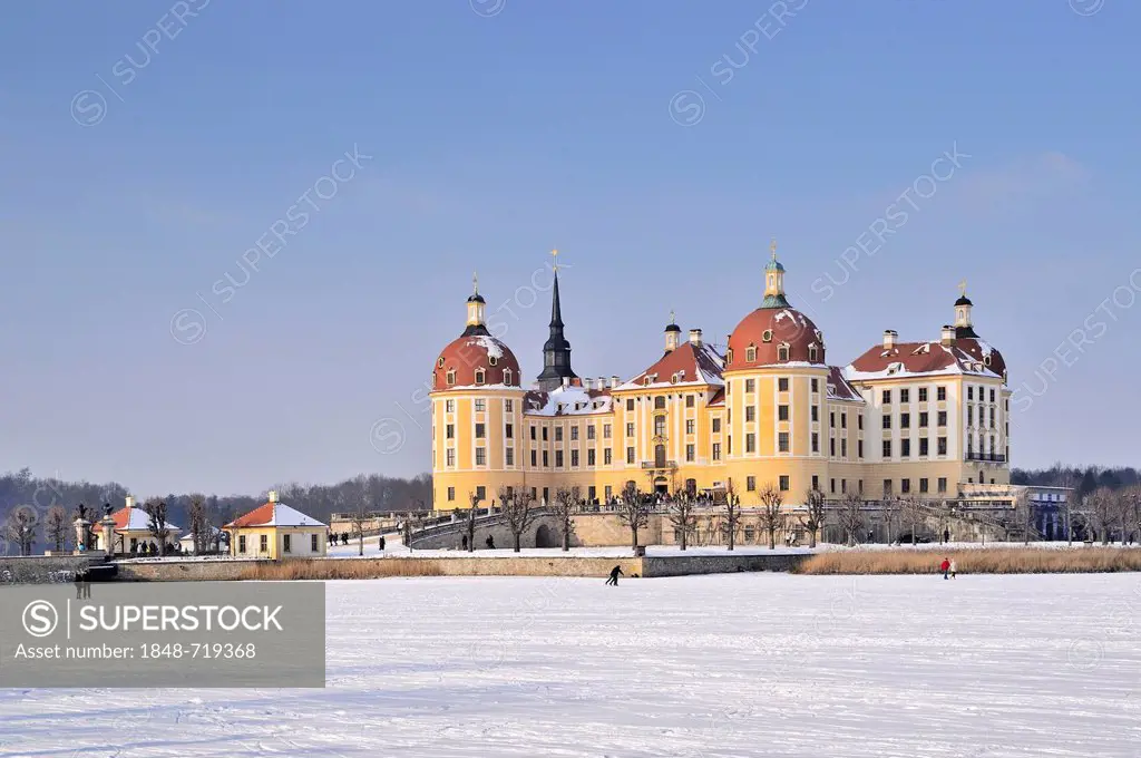 Schloss Moritzburg Castle, Baroque castle with frozen castle pond, winter, Moritzburg, Saxony, Germany, Europe, PublicGround