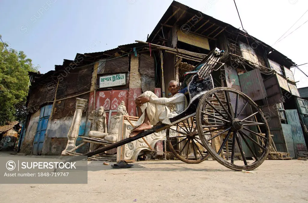 Hand-pulled rickshaw, Kolkata, West Bengal, India, Asia