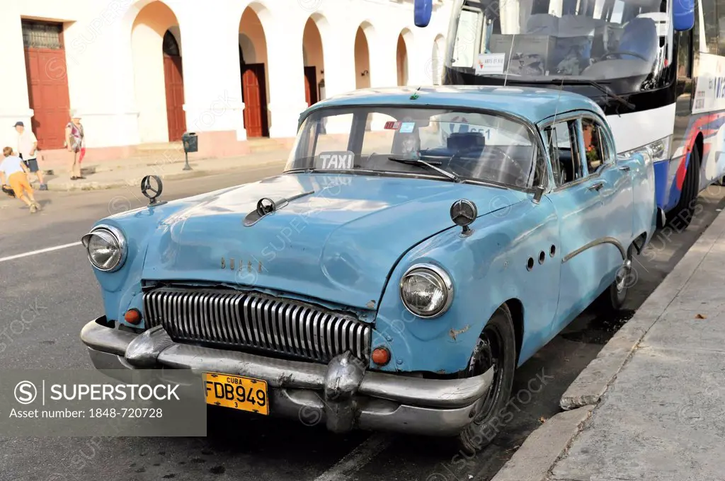 Buick, taxis, vintage car from the 50s, Cienfuegos, Cuba, Greater Antilles, Caribbean, Central America, America