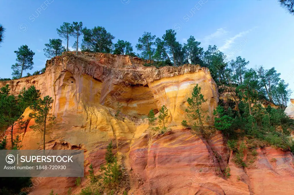 Ochre rocks, Conservatory of Ochres and Applied Pigments in Roussillon, ochre trail, ochre quarry, Luberon, Provence, Vaucluse, France, Europe