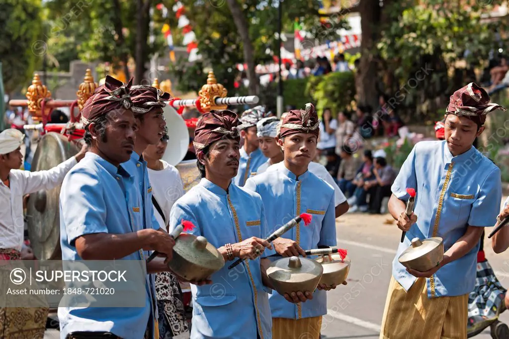 Gamelan orchestra, Singaraja, North Bali, Bali, Indonesia, Southeast Asia, Asia
