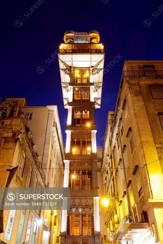 Elevador de Santa Justa, Santa Justa Elevator, at night, connecting the two historic districts of Baixa and Chiado, Lisbon, Portugal, Europe
