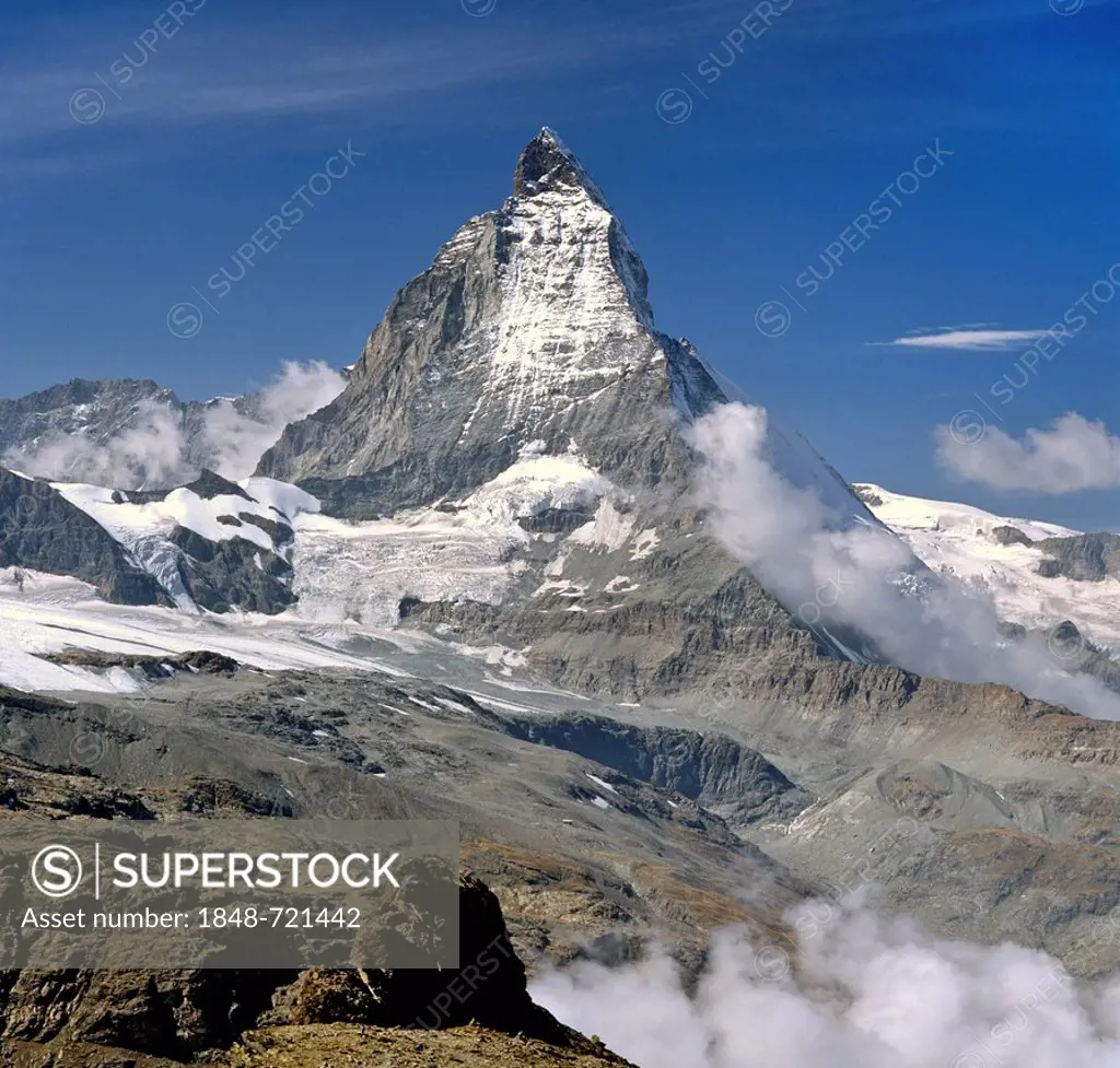 East wall of Mt Matterhorn, Hoernligrat, Pennine or Valais Alps, Valais, Switzerland, Europe