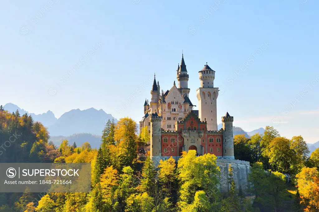 Schloss Neuschwanstein Castle, near Fussen, Ostallgaeu, Allgaeu, Bavaria, Germany, Europe